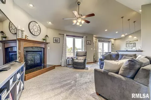 23402 Covered Bridge Rd, Athens, IL 62613 photo 9