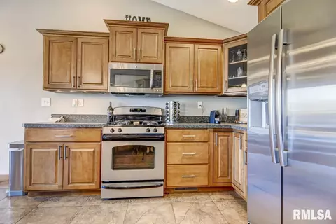 23402 Covered Bridge Rd, Athens, IL 62613 photo 10
