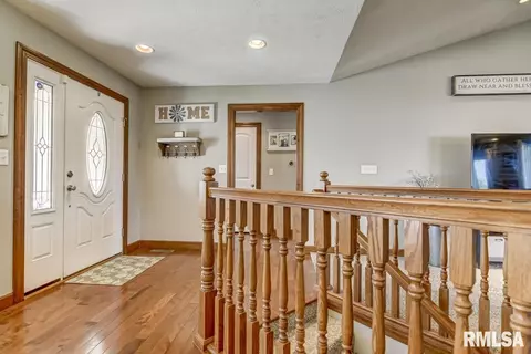 23402 Covered Bridge Rd, Athens, IL 62613 photo 6