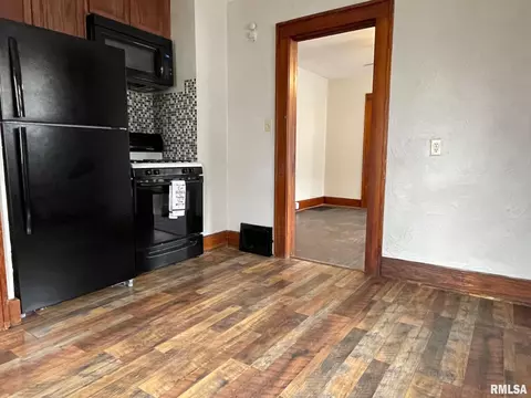 2129 S 10th St, Springfield, IL 62703 photo 9