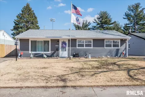 1904 Fairmont Dr, Springfield, IL 62702 photo 1