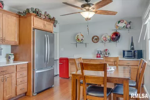 1904 Fairmont Dr, Springfield, IL 62702 photo 12