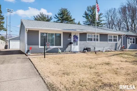 1904 Fairmont Dr, Springfield, IL 62702 photo 3