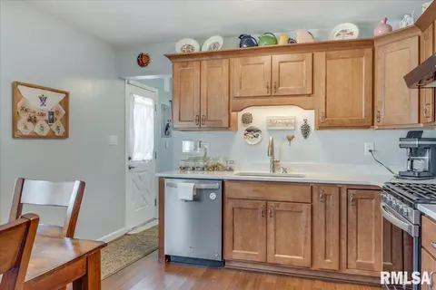 1904 Fairmont Dr, Springfield, IL 62702 photo 8