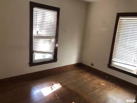 3545 E North Grand Ave, Springfield, IL 62702 photo 5