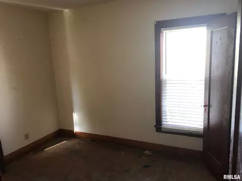 3545 E North Grand Ave, Springfield, IL 62702 photo 4