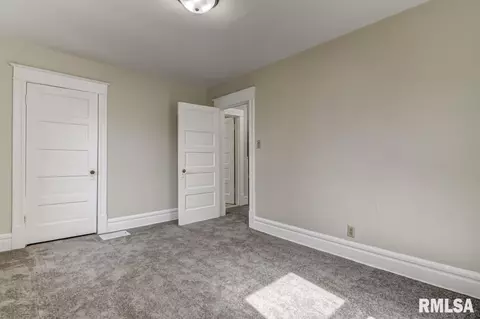 1725 S 4th St, Springfield, IL 62703 photo 22