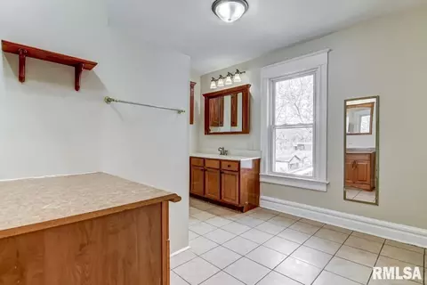 1725 S 4th St, Springfield, IL 62703 photo 23