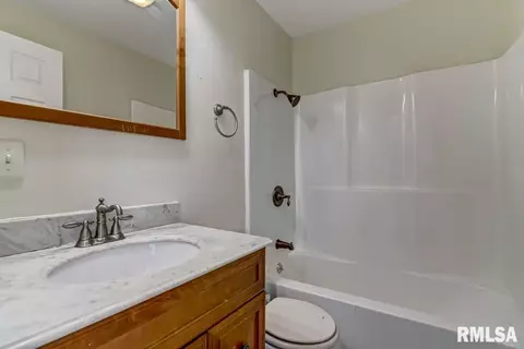 1725 S 4th St, Springfield, IL 62703 photo 15