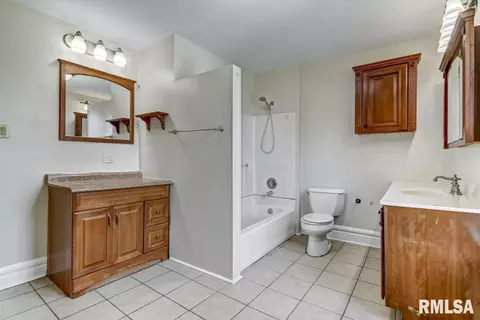1725 S 4th St, Springfield, IL 62703 photo 24