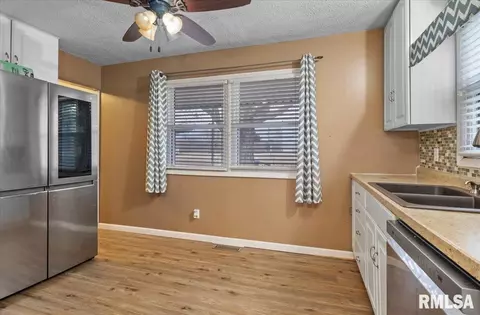 101 Adloff Ln, Springfield, IL 62703 photo 9