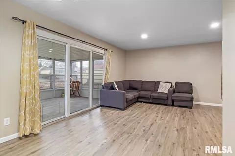 101 Adloff Ln, Springfield, IL 62703 photo 5
