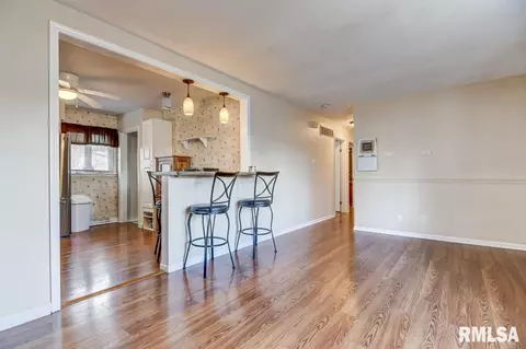 2408 Queensway Rd, Springfield, IL 62703 photo 8