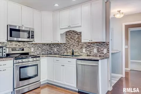 1007 E Washington St, Riverton, IL 62561 photo 10