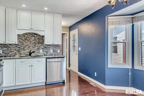 1007 E Washington St, Riverton, IL 62561 photo 8