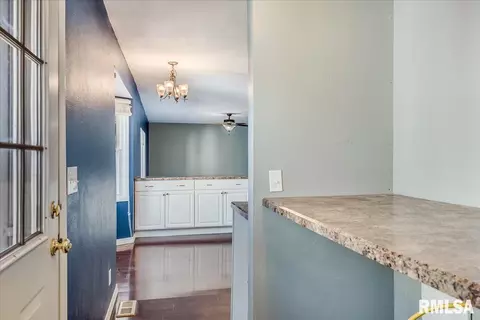 1007 E Washington St, Riverton, IL 62561 photo 16