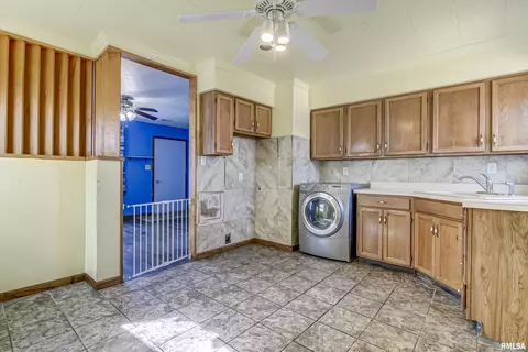 1710 Wolfe St, Springfield, IL 62702 photo 12
