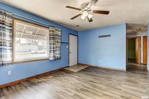 1710 Wolfe St, Springfield, IL 62702 photo 5
