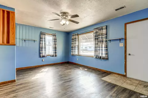 1710 Wolfe St, Springfield, IL 62702 photo 7