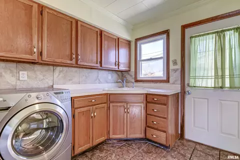 1710 Wolfe St, Springfield, IL 62702 photo 9