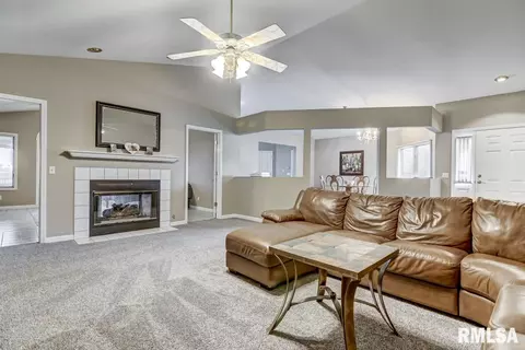3502 Aberdeen Ct, Springfield, IL 62704 photo 4