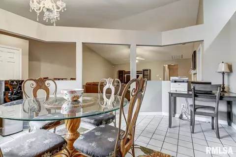 3502 Aberdeen Ct, Springfield, IL 62704 photo 9