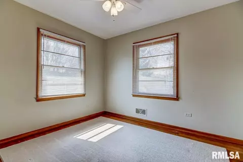 909 Westview Dr, Springfield, IL 62704 photo 17
