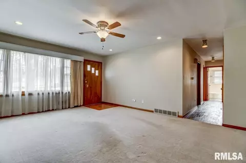 909 Westview Dr, Springfield, IL 62704 photo 6