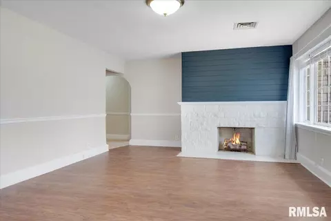2148 S Walnut St, Springfield, IL 62704 photo 7