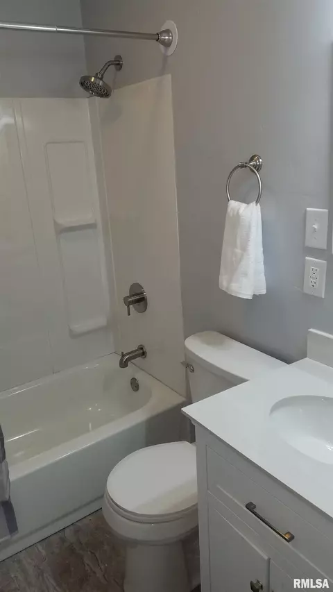 2 Manor Ct, Springfield, IL 62703 photo 7