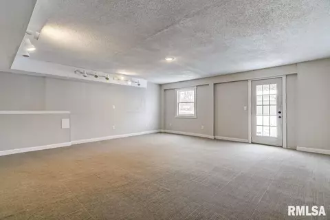 610 Kenyon Dr, Springfield, IL 62704 photo 36