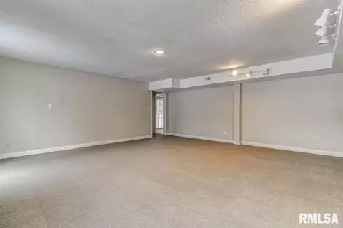 610 Kenyon Dr, Springfield, IL 62704 photo 35