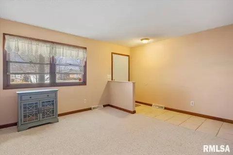 2532 Cherry Rd, Springfield, IL 62704 photo 2
