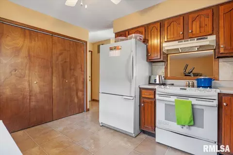 2532 Cherry Rd, Springfield, IL 62704 photo 9