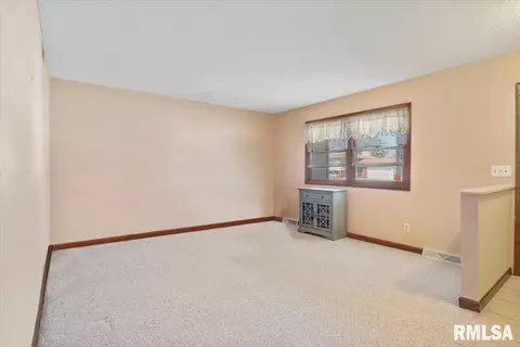 2532 Cherry Rd, Springfield, IL 62704 photo 3