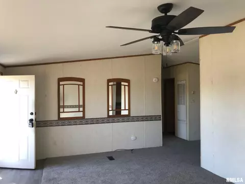 716 E Birch St, New Berlin, IL 62670 photo 4