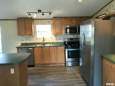 716 E Birch St, New Berlin, IL 62670 photo 9