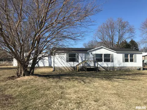 716 E Birch St, New Berlin, IL 62670 photo 1