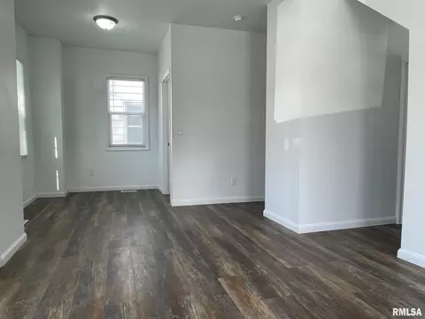 2210 S 12th St, Springfield, IL 62703 photo 14