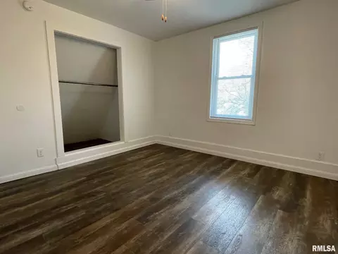 2210 S 12th St, Springfield, IL 62703 photo 5