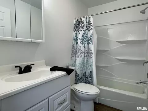 2210 S 12th St, Springfield, IL 62703 photo 13