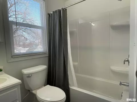 2210 S 12th St, Springfield, IL 62703 photo 7