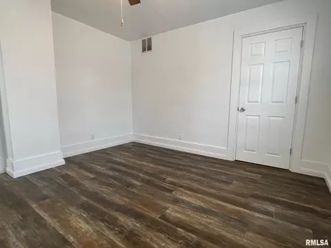 2210 S 12th St, Springfield, IL 62703 photo 3