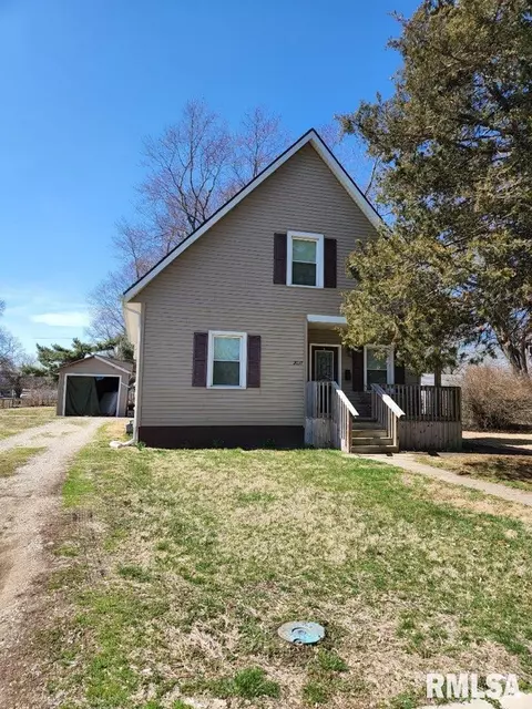 2037 N 19th St, Springfield, IL 62702 photo 1
