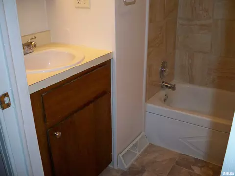 518 W Carpenter St, Springfield, IL 62702 photo 10