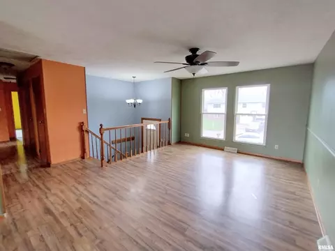 648 Hackberry Rd, Chatham, IL 62629 photo 5