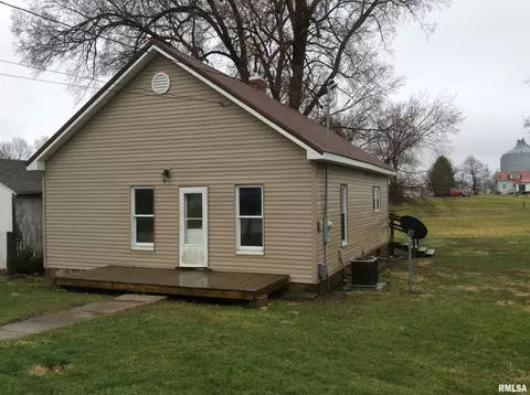 390 E Maple St, Roseville, IL 61473 photo 1