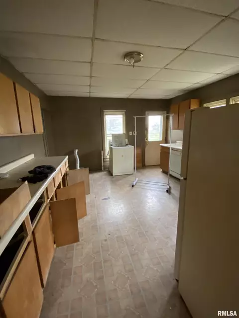 390 E Maple St, Roseville, IL 61473 photo 7