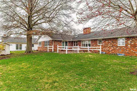 1102 N Topper Dr, Mount Pulaski, IL 62548 photo 36