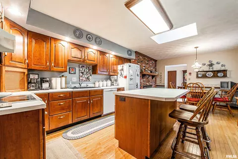 1102 N Topper Dr, Mount Pulaski, IL 62548 photo 17